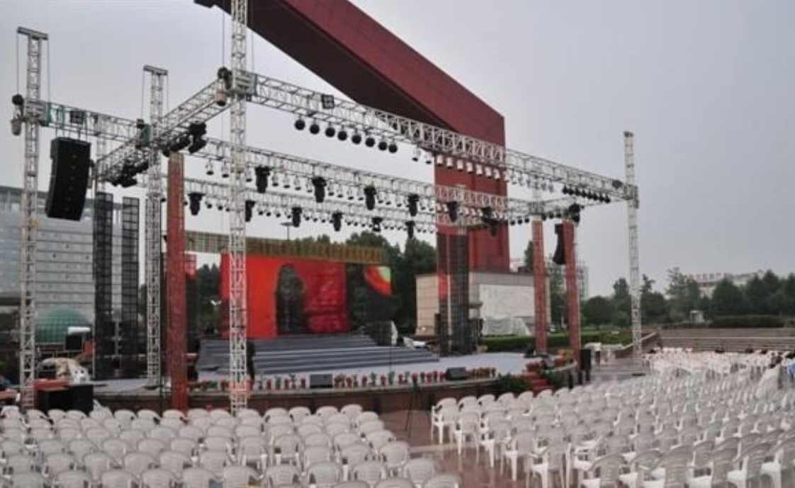 Outdoor large-scale conference truss construction